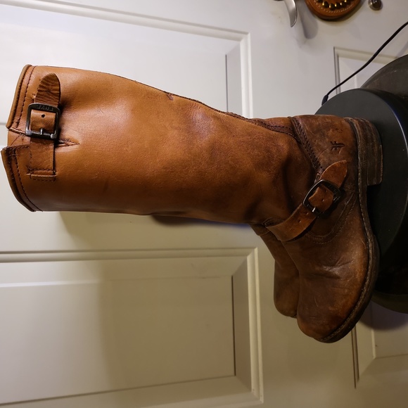 Frye Boots 77619 size 8 1/2 Brown Distressed - Picture 3 of 14